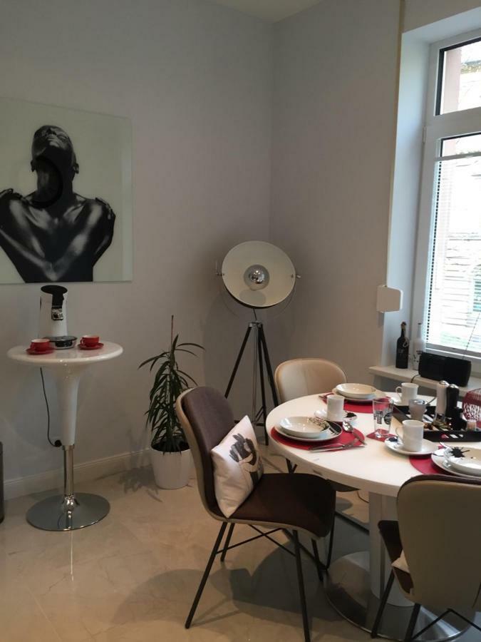 Altbauwohnung Im Herzen Von Karlsruhe Luaran gambar