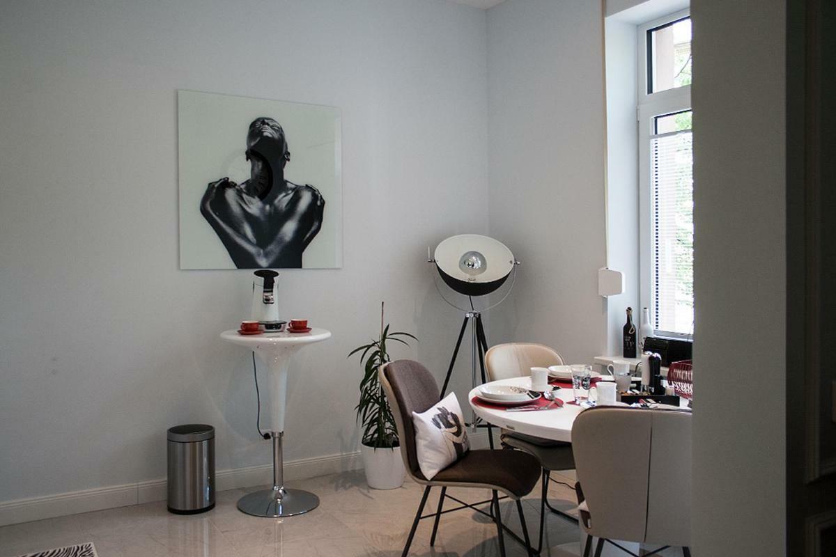 Altbauwohnung Im Herzen Von Karlsruhe Luaran gambar
